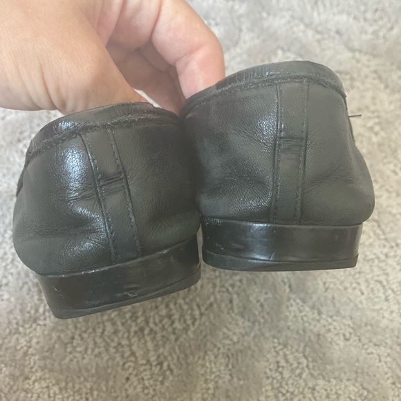 Prada flat - Picture 3 of 3